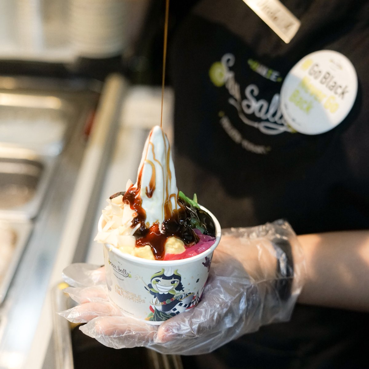 PondokIndahMall's tweet photo. Hi, Sally Lovers! Udah coba belum cita rasa baru dari kolaborasi #SourSallyXMLBB? Frozen Yogurt white skim @soursallycoid dengan topping cendol! Cita rasa yang legendaris dan manis!

Ajak temen kamu ke Sour Sally PIM.
__
#Soursally #Allnewsoursally #Itsfitnotfat #SourSallyXMLBB https://t.co/caC4VE4UEE