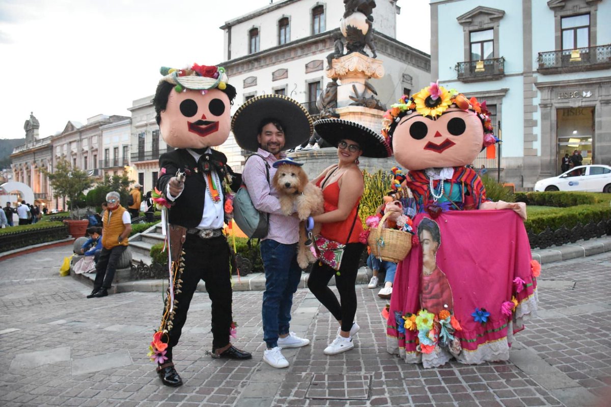 SoldeIrapuato's tweet photo. #FIC49 | Continúa la magia en #GuanajuatoCapital con el #FestivalInternacionalCervantino 🎉
📸 Fotos: Marco Bedolla | El Sol de Irapuato
#Cervantino #FestivalIntenacinalCervantino #Turismo #GuanajuatoCapital https://t.co/hS3qZNehCL