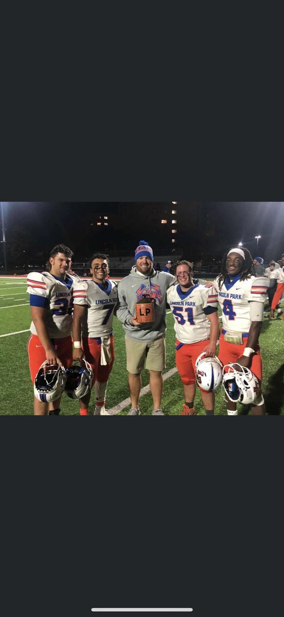thelpwoodshed's tweet photo. 39-6😄😄😄 #gotchahat #myfavmug #rivalsforlife #goodluckintheplayoffs #sharpentheaxe #whywouldyousayyouweregonnaputup50 https://t.co/xhdUwdWBF1