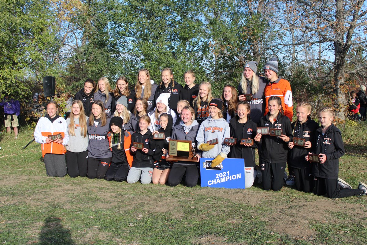 Rugby wins NDHSAA Class B Cross Country Girls team title, DLB's Brynn Hanson earns medalist honors | NDHSAA NOW STORY: ndhsaanow.com/news/1554/ndhs… #NDHSAA #NDpreps