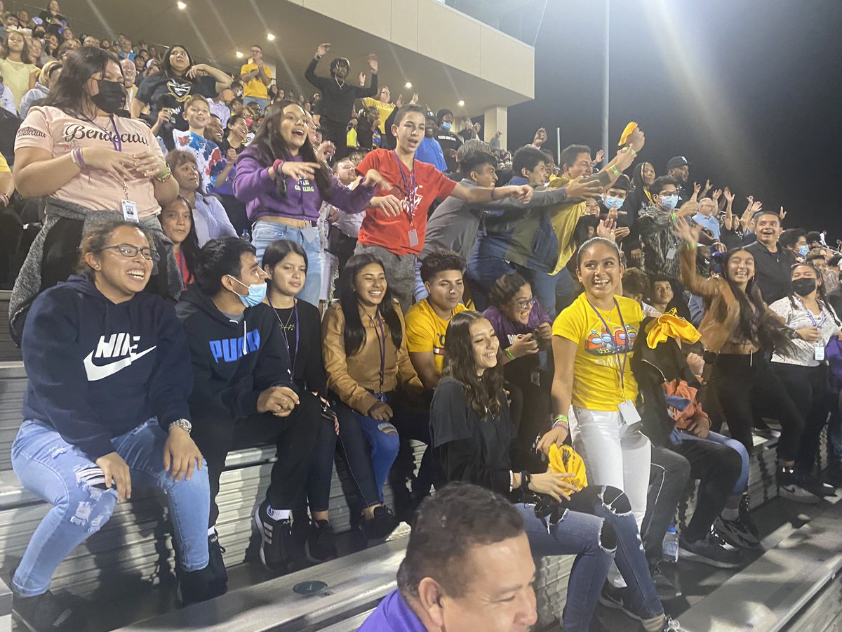 GISD4EBs's tweet photo. Great night cheering on our Garland Owls and North Garland Raiders with our Newcomer students from Memorial Pathway Academy!! #firstfridaynights #texasmums #Homecoming @2dpec @MPA_Jaguars @GHS_Owls @NGHS_Raiders @natbeach @MPA_GOJAGUARS @DebTietjen #thegisdeffect https://t.co/vKiQEx1YRZ