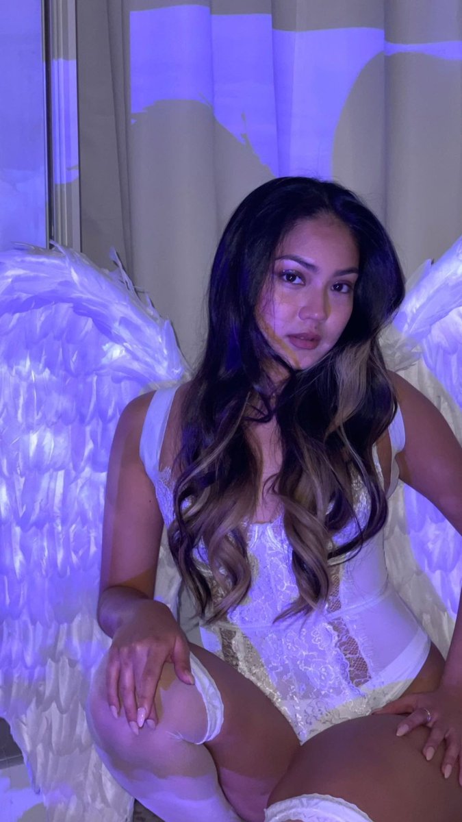 jeorelluh's tweet photo. can we all agree that her beauty is astounding? https://t.co/wd8nwkZZpc