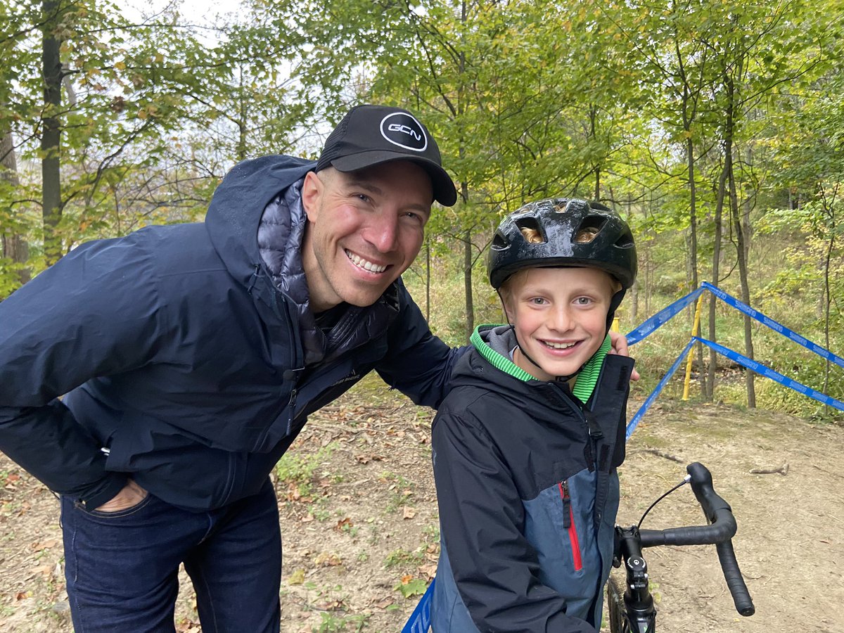 7Crabbe75's tweet photo. #crossishere Getting to pre-ride @KingsCX and get a pic with @gcntweet and American CX royalty @JeremyPowers! #usacx https://t.co/Ojp7w21sqz