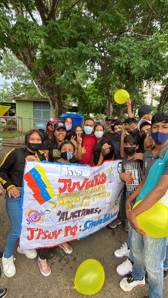 OviedoPSUV's tweet photo. (2/3) En este poderoso encuentro juvenil se demostró que la juventud de Ciudad Guayana es disciplinada, trabajadora, consciente de sus capacidades y capaces de desempeñarse de manera extraordinaria en cualquier labor.

#VacúnateEvitaElContagio
#VamosCiudadGuayana https://t.co/5FMmHjQqzH