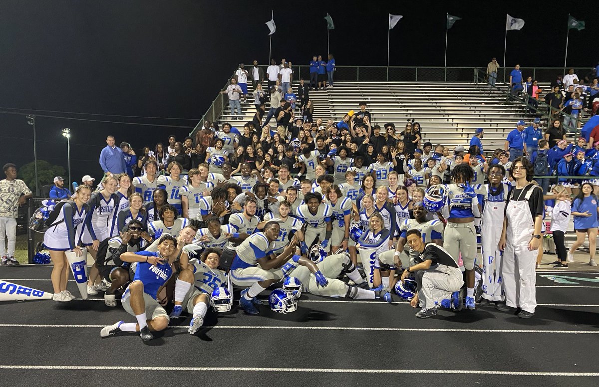 wsisdschools's tweet photo. It's a great day to be a Brewer Bear! @BrewerAthletics @BrewerBearFB https://t.co/6U3Jpyxzu7