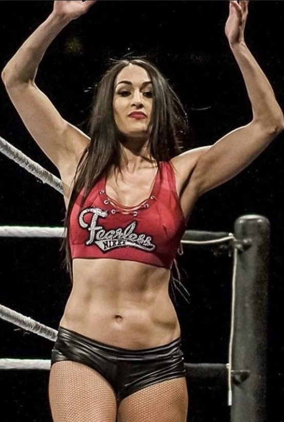 Beautiful Savannah Summers said she would wrestle beautiful Nikki Bella one on one for a good wrestling match. I know beautiful Nikki Bella would love the challenge and both wear these beautiful wrestling outfits jerseys shorts and color. Nikki Bella pin her. https://t.co/ZPPcRw1MvA