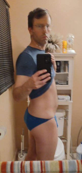 A little late in the year, thanks to illness and injury, but I'm finally getting beach ready lol. Even