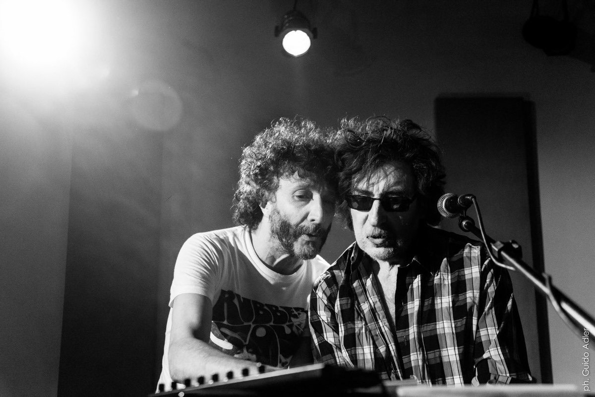 FitoPaezMusica's tweet photo. Feliz cumpleaños Charly, corazón de la vida de tantas y tantas personas atraves de tantos años! 
La vida también me regalo conocerte y disfrutarte. Privilegio de pocos. 

Corazon ardiente, alma lúcida. 

Gracias por regalarnos la maravilla!
Te amo 
Fito.

Ph @adlerguido https://t.co/qLp0ooJU0N