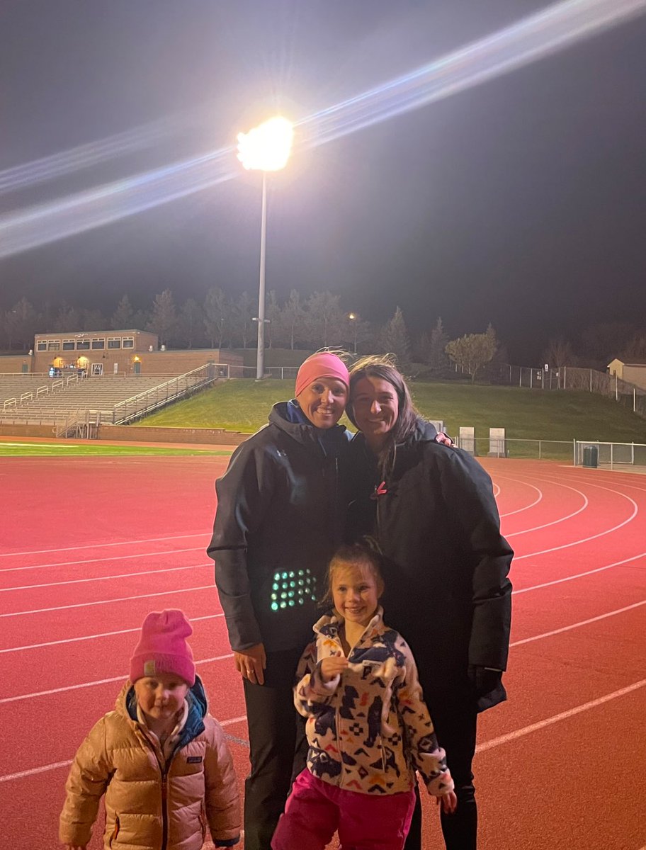 CookSarahE's tweet photo. I love when my @UMaryWSoccer kids make a stop back home, even when they are on the opposing bench! 

So good to see this amazing woman, she’s killing it, and I’m so proud of her! @SidBurrell 🔷⚽️🔶 #BleedBlueAlways #BeYourBestYou https://t.co/5rTLgx1e5M
