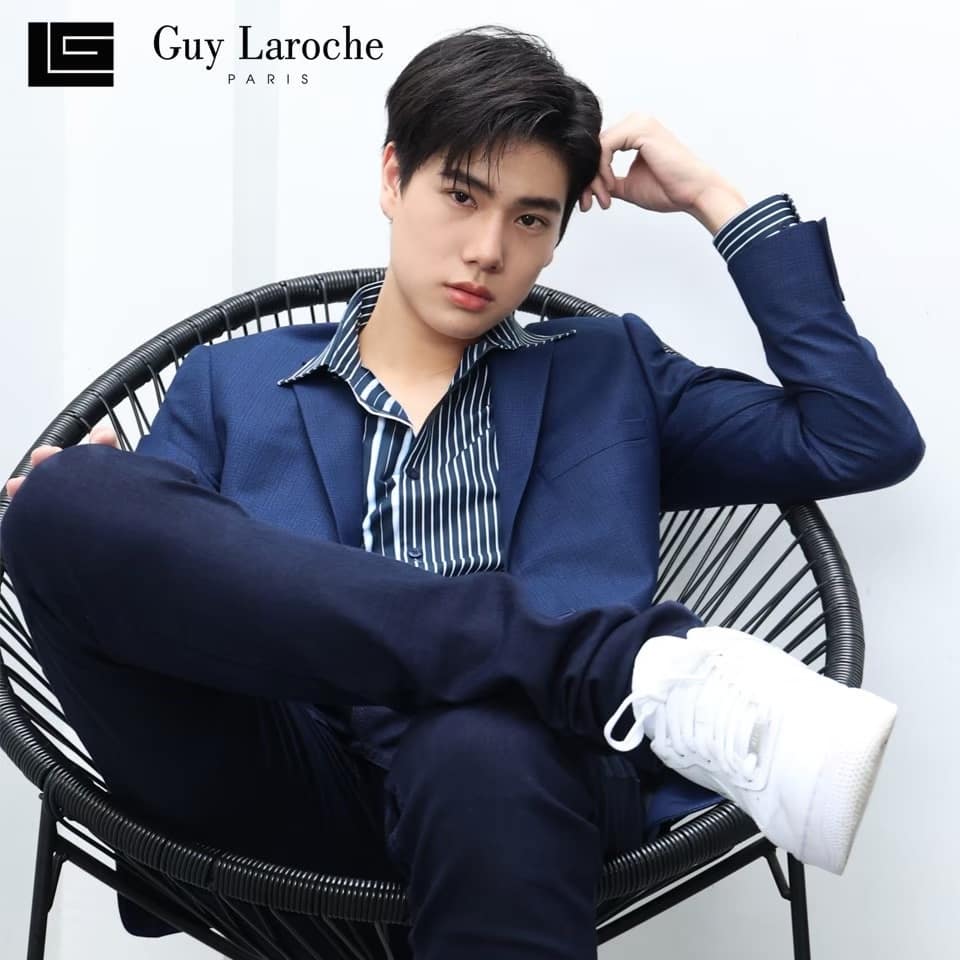 GuyLarocheMen's tweet photo. 1 or 2 😎
@phuwintang

#GuylarochexPondPhuwin 
#GuyLarochemenswear 
#lookguylookgood
#phuwintang 
#หล่อดูดี #suitstyle #fashionstyle
#fashion #suits https://t.co/VfOtMxMhiP