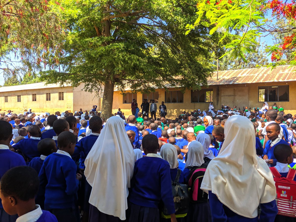 AnodiKaihula's tweet photo. Elimu ya Afya kwa watoto ni muhimu kwa ustawi wao na kufikia ndoto zao.
#ZungumzaNao
#CommunityOutreach
#ChangeMaker4Children
#TuwalindeWatoto
@UNICEFTanzania 
@AmbassadorsUdom 
@udomofficial https://t.co/uLUazC6Hdg