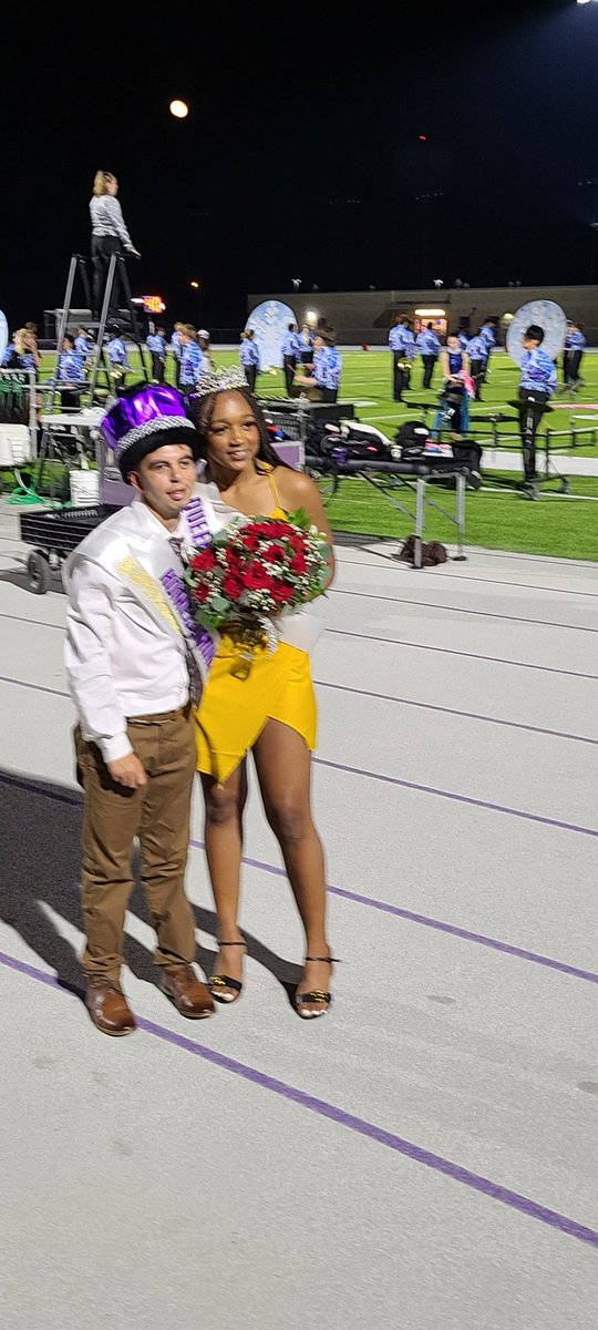 MfhsLife's tweet photo. Congratulations JJ & Go Mustangs!
#mfhs #HOCO2021 #mustangsforever💜 https://t.co/pr0qaVuEcQ