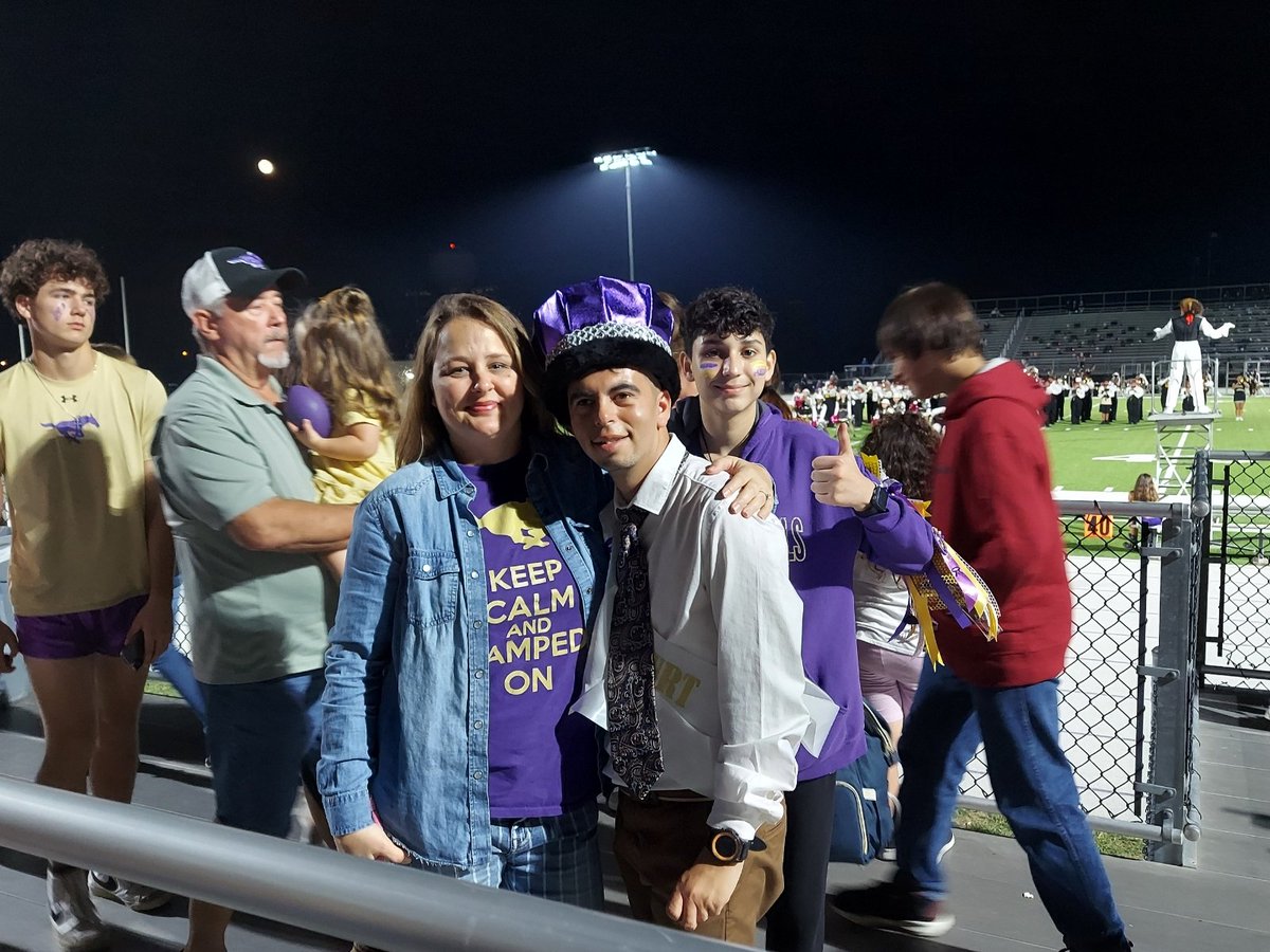 MfhsLife's tweet photo. Congratulations JJ & Go Mustangs!
#mfhs #HOCO2021 #mustangsforever💜 https://t.co/pr0qaVuEcQ