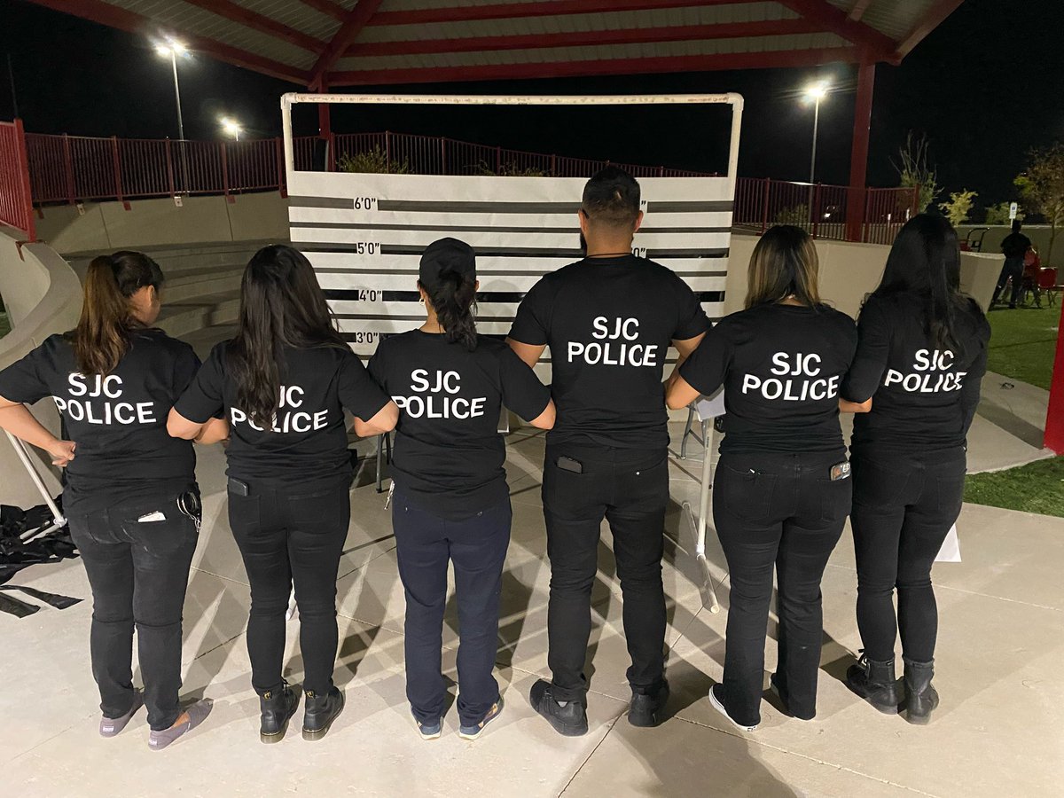 Agomez13_'s tweet image. The 4th grade team had a blast at our fall festival!😁 Always representing the cuarto grado!🙏🏼 @YFRIAS_JCE @JGarcia_JCE @PSandoval_JCE @AGomez_JCE @pvelar01_JCE @JFCarrasco_JCE #TeamSISD #21stCenturyBuffs #BuffPuff #iykyk #StayBuffaloStrong #Staybuff #comma #meanmugging #woopwoop