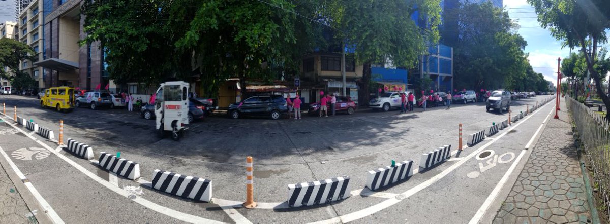 davaovolunteers's tweet photo. May nagsasabi na apat lang daw ang Davao for Leni.

Ito na po ang update :) Davao City pa po yan ah at sa Davao for Leni group palang po yan. Meron pa sa ibang TROPA groups sa Davao. :) https://t.co/dKDZwB1vCY