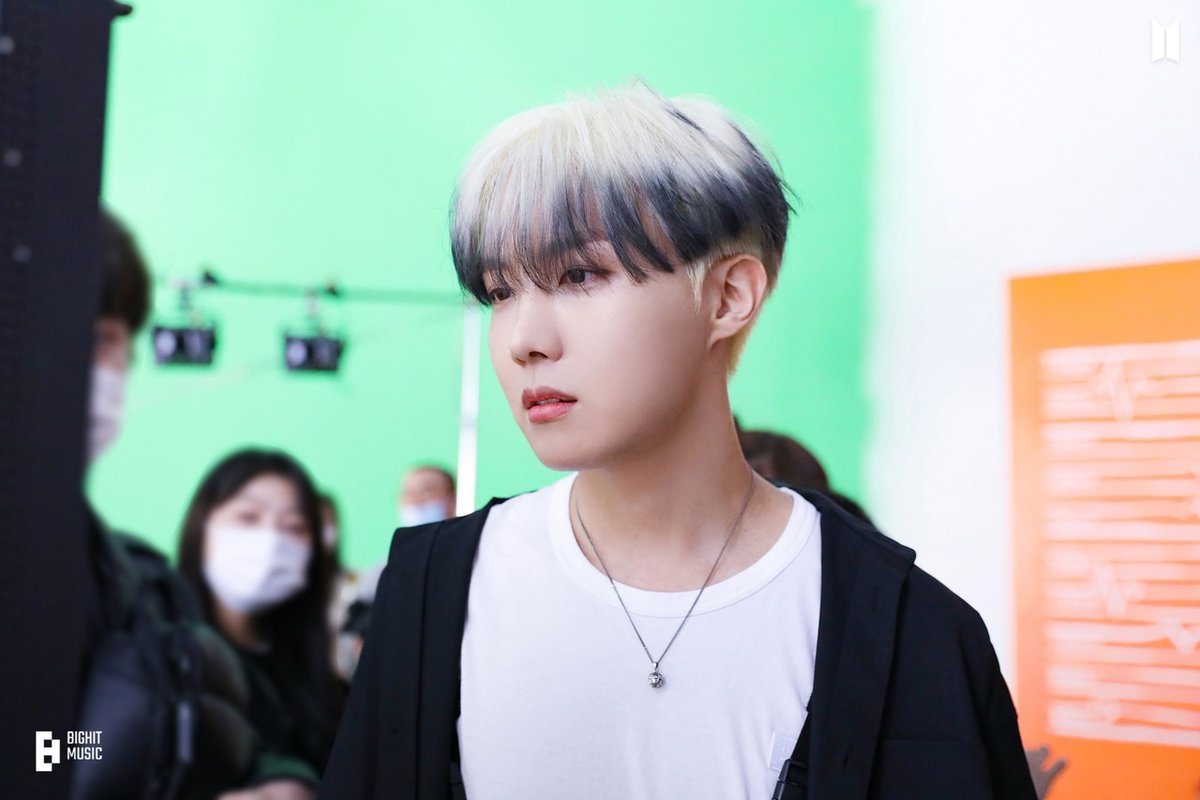 hourly j-hope tweet media