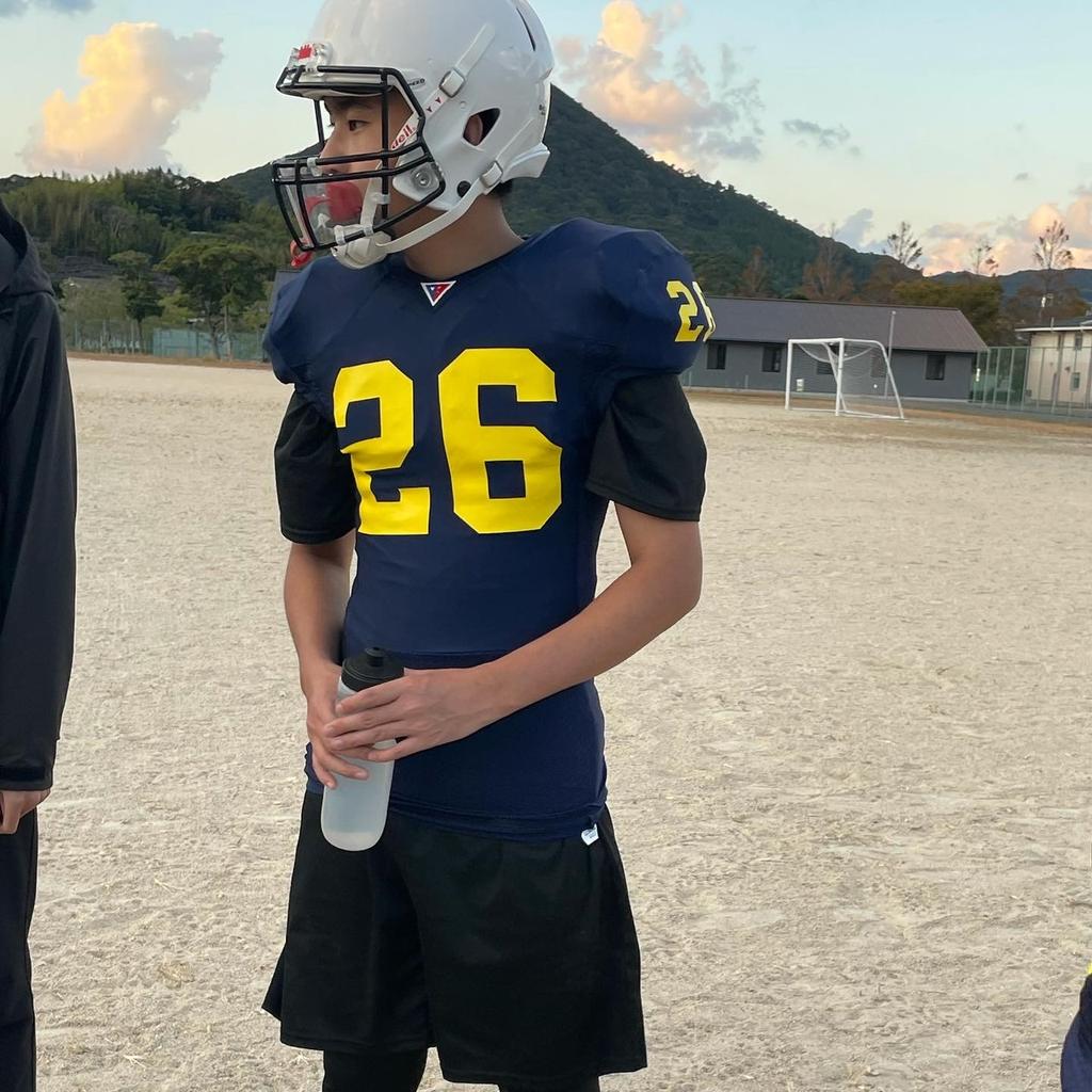 marines_uon's tweet photo. 🏈部員紹介🏈
#26 宮川拓海　 WR/LB
学科▷経営学部国際経営学科
出身▷鹿児島県

なんと！！3年生の夏に入部してくれました👏🎐
とっても礼儀正しくて部員からの信頼も厚いです！巧みな動きでMARINESを牽引します✨

#長崎県立大学
#アメフト部
#MARINES
#部員紹介 https://t.co/eaBpnvVK6Y