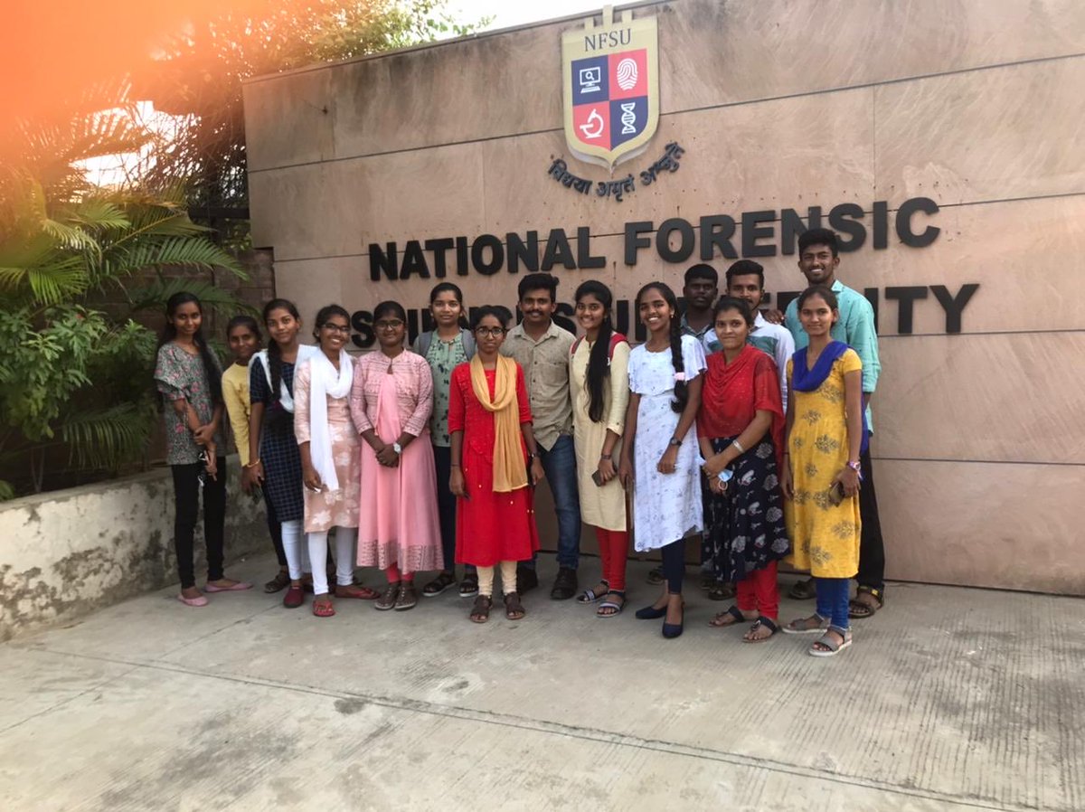 మొట్టమొదటి సారిగా National Forensic Sciences University లో అడుగిడుతున్న బహుజన బిడ్డలకు జేజేలు. రాబోయే బహుజనరాజ్యంలో లక్షలాది ఇలాంటి పేద బిడ్డలను బరాబర్ విశ్వనరులను చేస్తం. వాళ్లు సంపద సృష్టించేలా చేస్తం. వాస్తు, బందు, మందు,విందులతో ప్రజాధనాన్ని వ్యర్థం చేయం. #TakeBackTelangana