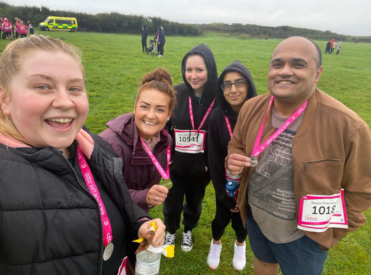 Well done to the Elderlsie Reach Pharmacy team, raising over £2k for charity last week completing their Race for Life . 

Thanks to everyone who donated to this worth while cause