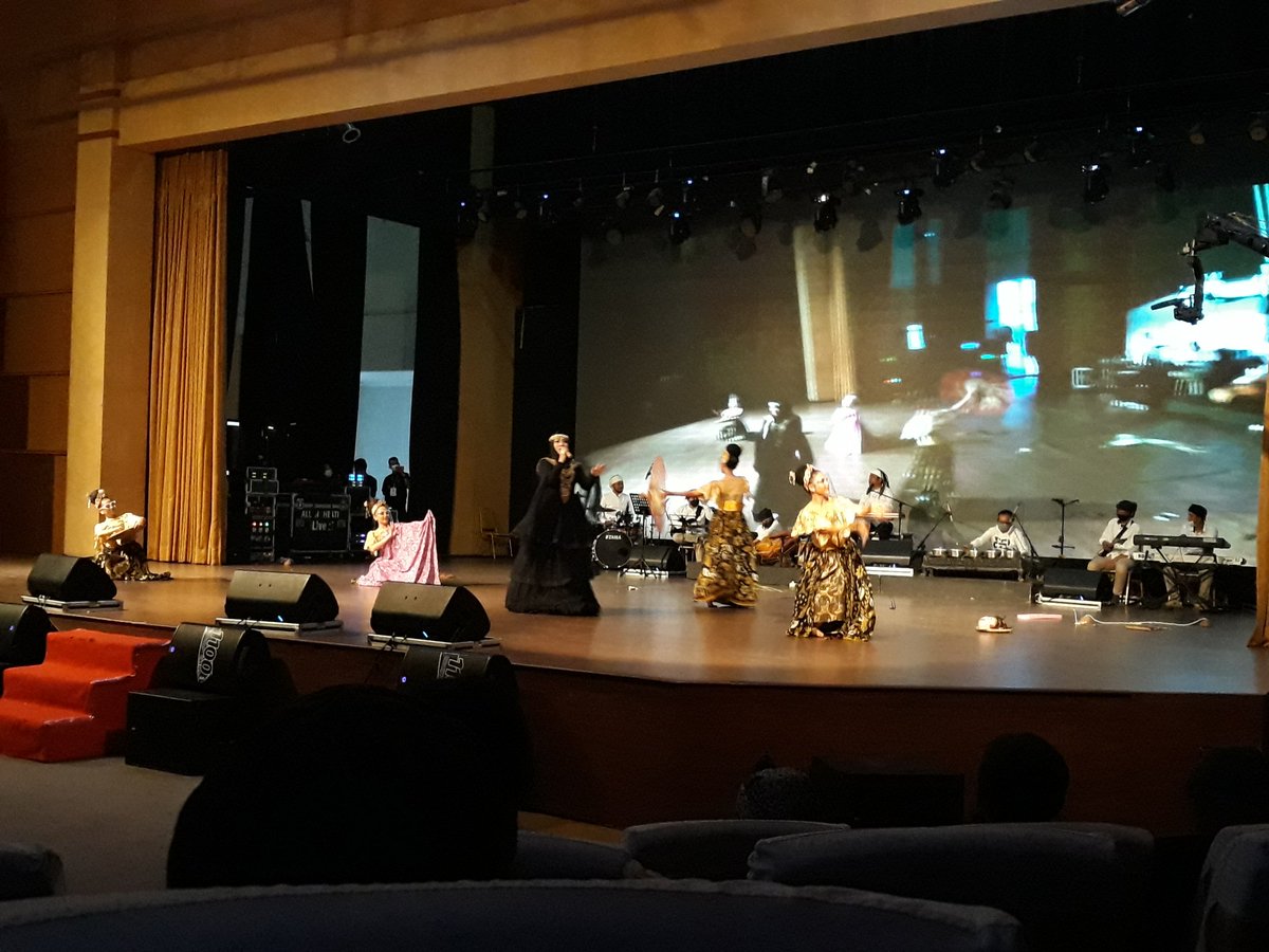 putracikeusik's tweet photo. Cus ah merapat ke channel youtube @ffb87 buat mantengin #FFB2021
#FFB34
#FFBComm
#ForumFilmBandung
#FestivalFilmBandung https://t.co/HK1xBPYTJJ