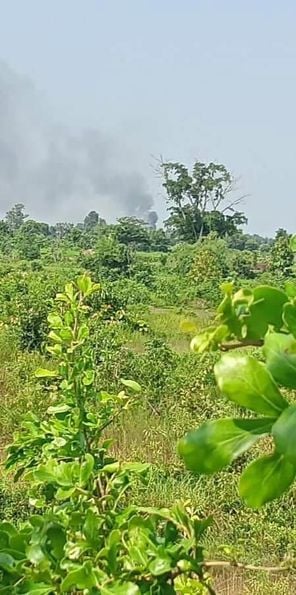 Khithitofficial's tweet photo. တန့်ဆည် ကပေါင်းကျရွာကို အကြမ်းဖက် စစ်ကောင်စီတပ်ဖွဲ့များ ထပ်မံမီးရှို့ 
ရန်ကုန်၊ အောက်တိုဘာ ၂၃ 
စစ်ကိုင်းတိုင်း တန့်ဆည်မြို့နယ် ကပေါင်းကျကျေးရွာကို အကြမ်းဖက် စစ်ကောင်စီ 

Read More -> https://t.co/oeWA68lV7E https://t.co/423uHjR7Mc