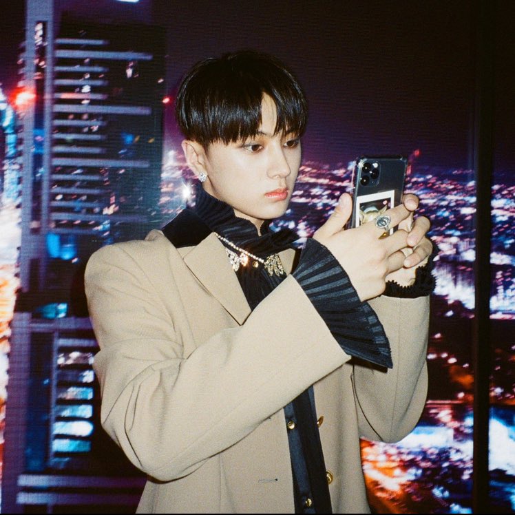 jongseongsfilm's tweet photo. looks like he has a dog 👀 #ENHYPEN_JAY https://t.co/ku9hadoLGv