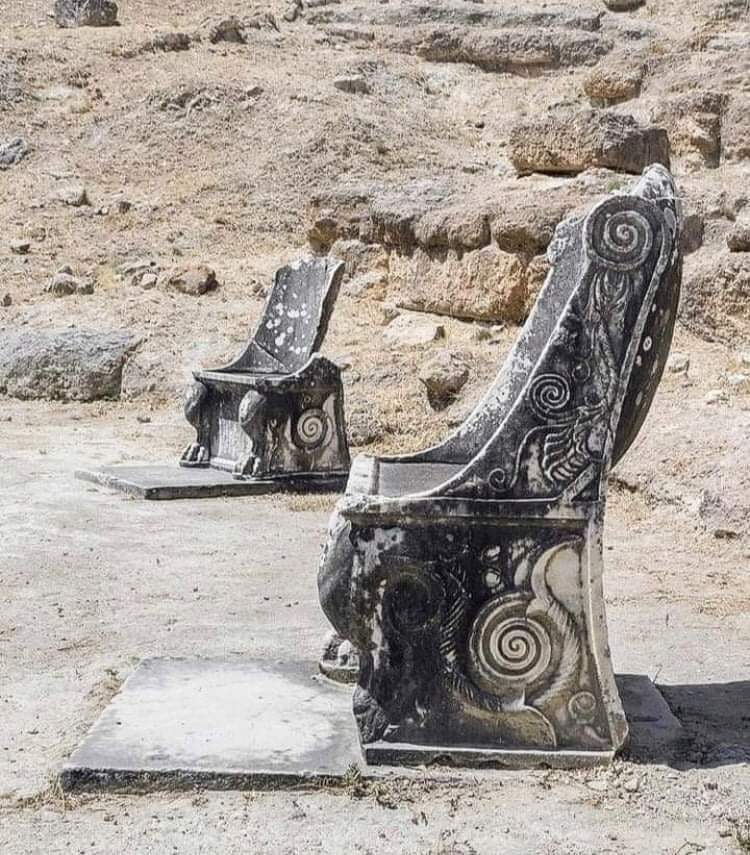 Around 2000 year old, marble thrones at the ancient theatre of Amphiareion in Oropos, Greece.

#archaeohistories