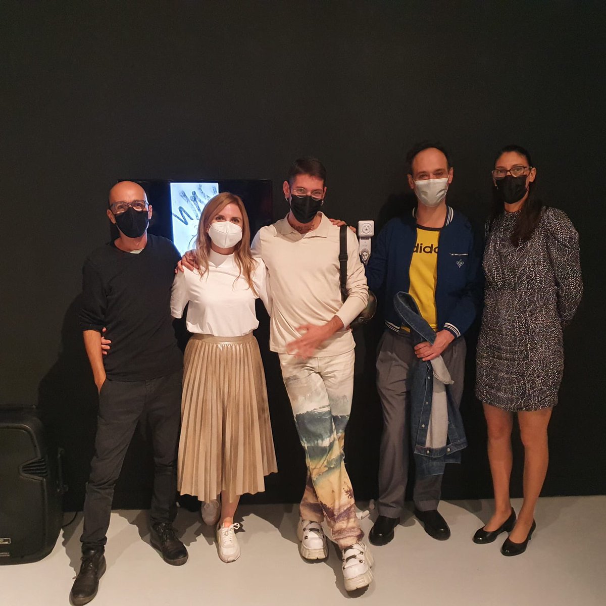 AytoMurcia's tweet photo. Las obras ‘CV, El Fanzine’ y ‘Pandemónium’, ganadoras del #CreaMurcia en Artes Visuales y Fotografía.
En total, se han presentado a esta edición del certamen organizado por la Concejalía de Juventud 167 proyectos (29 en Artes Visuales y 138 en Fotografía) https://t.co/A4D93EwZfn https://t.co/IjKUwSQ1De