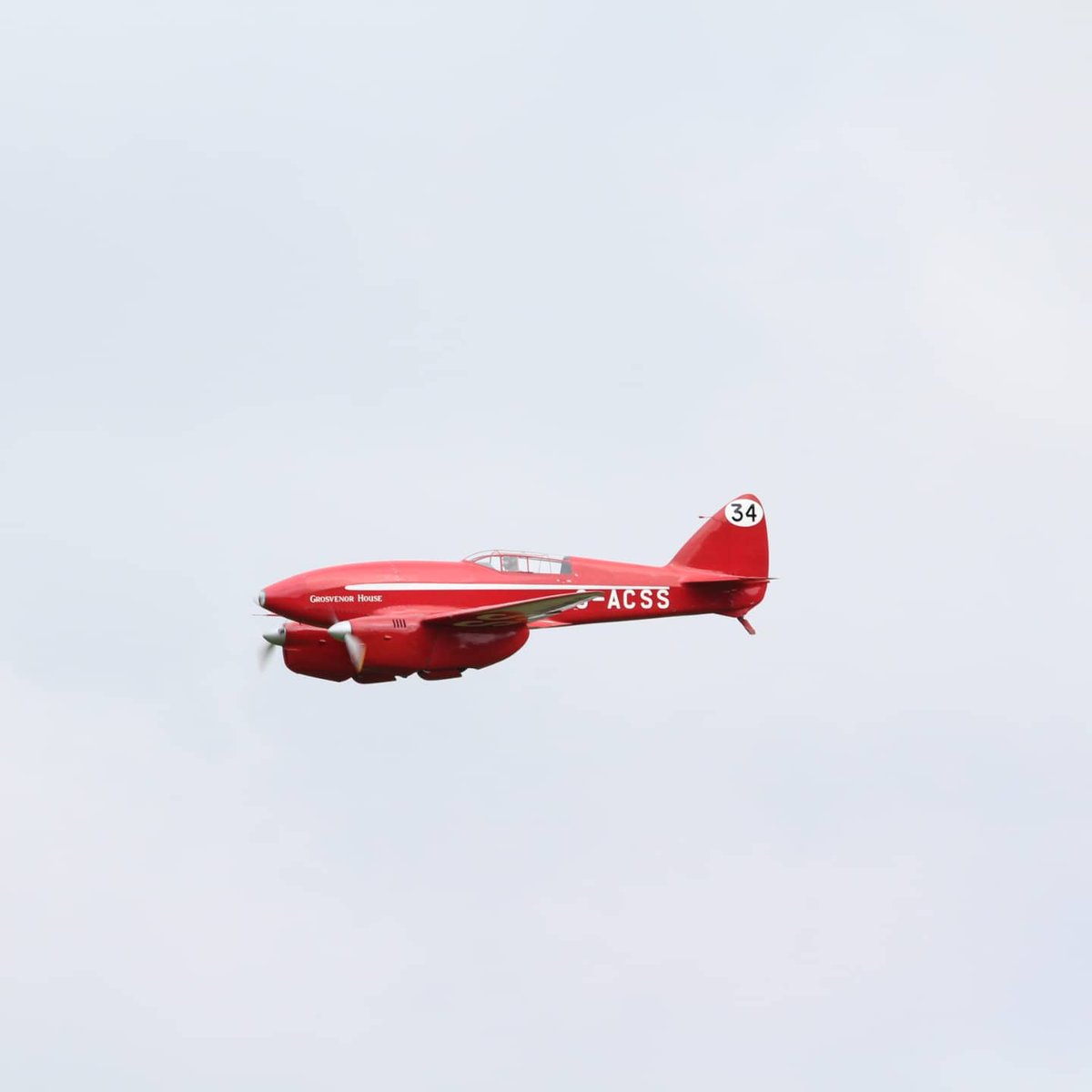 DH88 Comet looking fine @ShuttleworthTru in August earlier this year. Isn't that design just gorgeous? @svas_oldwarden