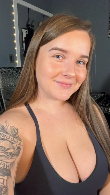 Live 🙏 https://t.co/STL53cOaU8 https://t.co/ZoqDJBh0NZ<a href="/tag/santa"class="tags"><span>#santa</span></a><a href="/tag/onlyfans"class="tags"><span>#onlyfans</span></a>