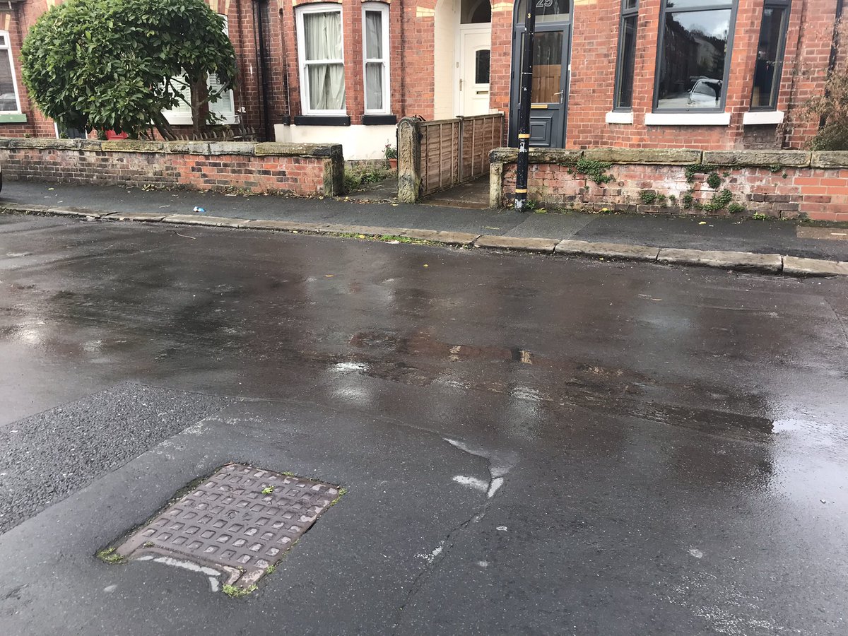 Joanne13Harding's tweet photo. Bin update for Dartford/ Cross St residents. I did an on-site visit yesterday. Looking at cones to address parking issues as per photos . I will get a letter out to residents and knock on doors. Donโt ever say my twitter content isnโt hot ๐#bintalk https://t.co/cZmgj9PA21