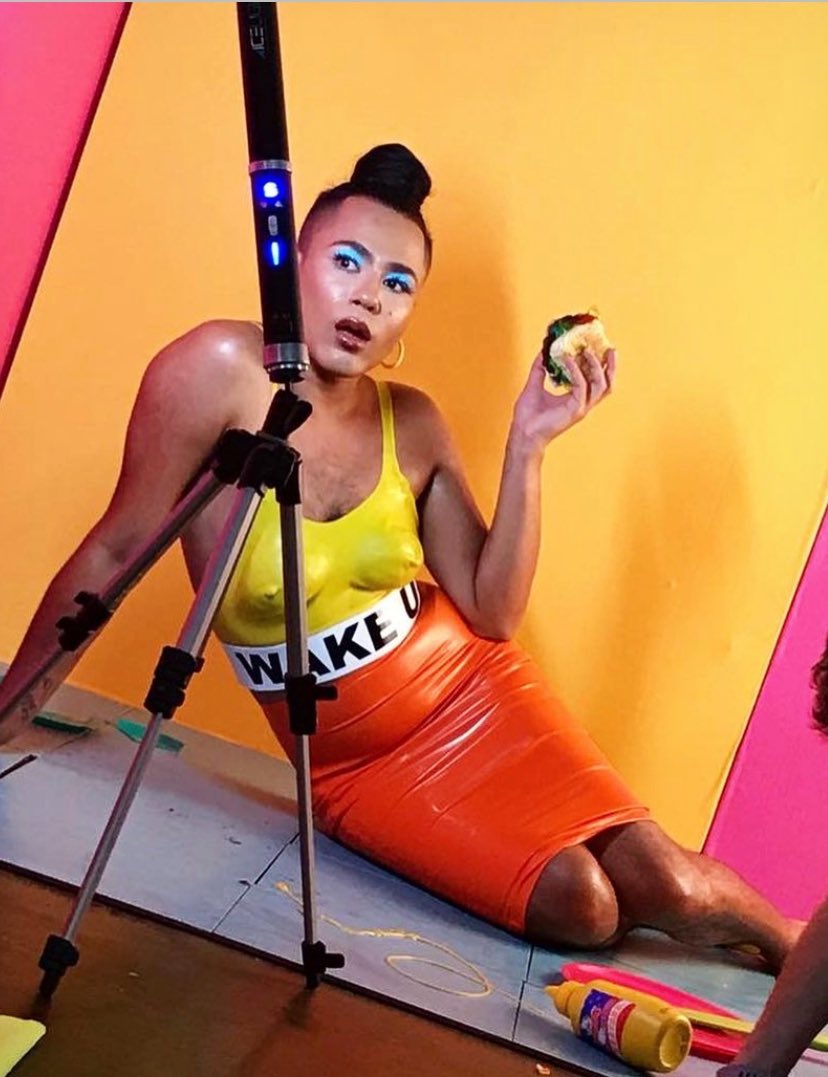 travisalabanza's tweet photo. A reminder that if you’re in Netherlands, my little show Burgerz returns for the first time since March 2019. 19th-21st November. The Hague.   Tell ur pals! https://t.co/WtiWZqJNaS…
.
(Photo from 2018 trailer) https://t.co/4HLjBrTjUv
