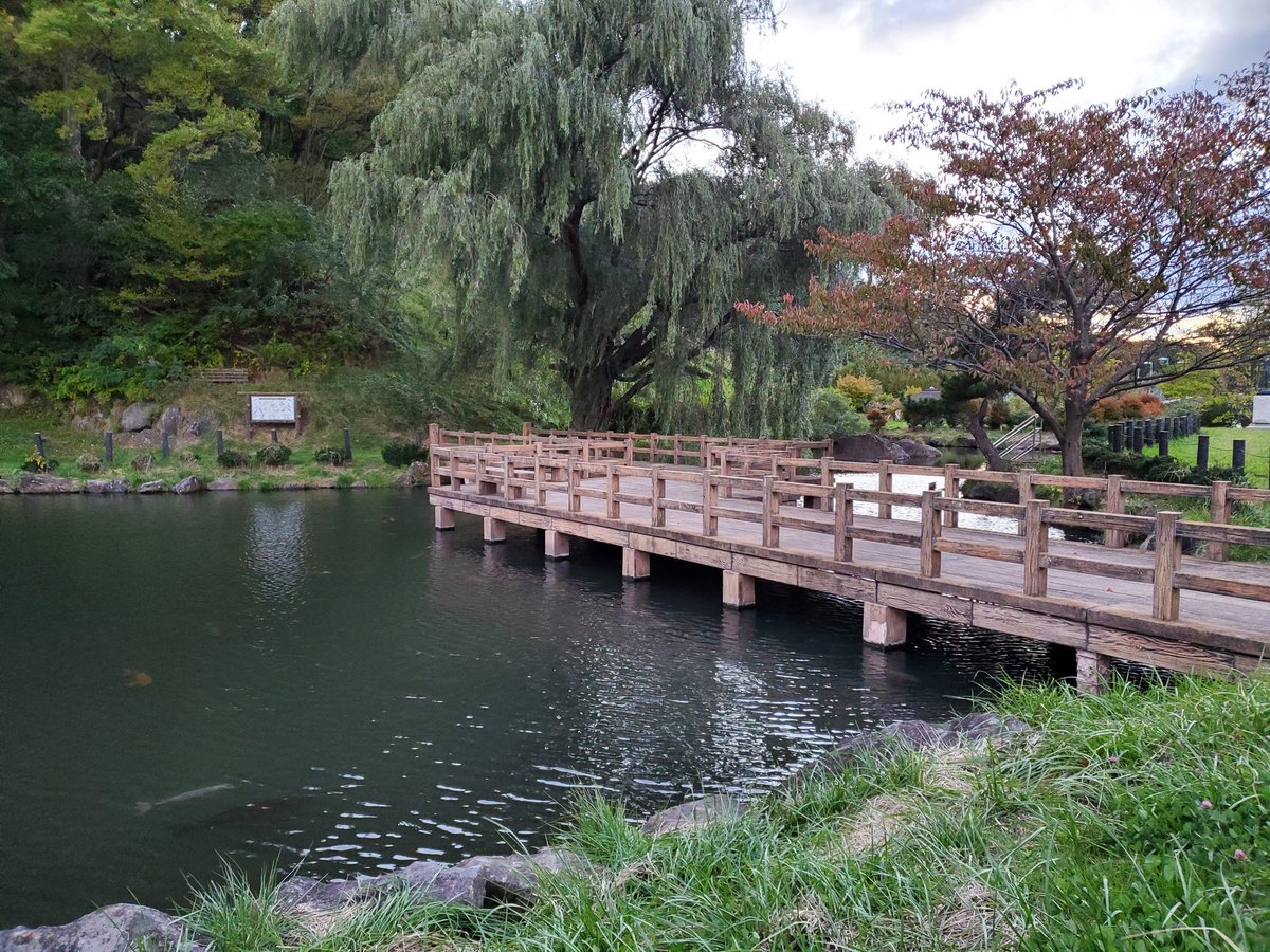 makky_under's tweet photo. 小諸市に来て夏待ち聖地も巡礼してきました

あとなんやかんやあって、池に右足突っ込んでびしょびしょになりました https://t.co/IbKzC8TqpW