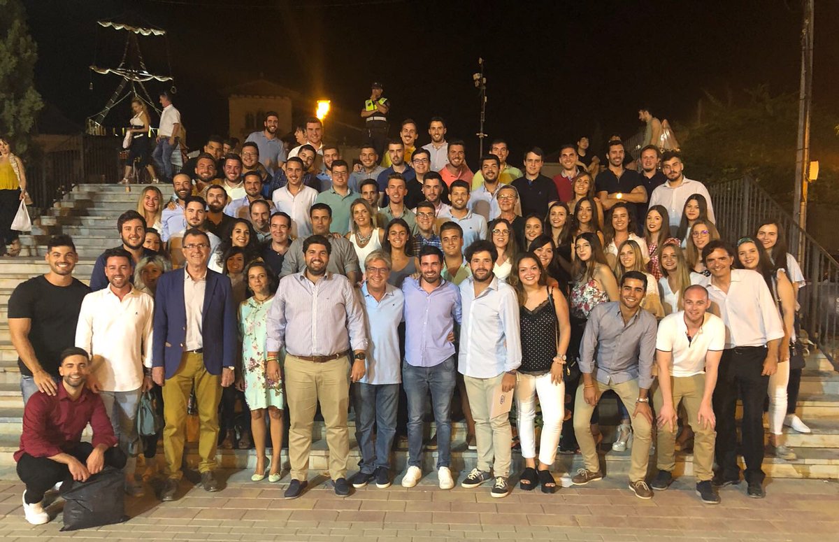 nnggcartagena's tweet photo. 👏🏼Hoy despedimos a @Fran_GHernandez como presidente de @NNGG_Murcia ¡Muchísimas gracias por tu formidable trabajo al frente de la organización!💙 

En #Cartagena siempre tendrás tu 🏠 https://t.co/zg1nOFqHzt