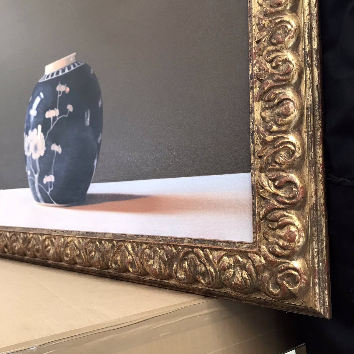 TheMasterframer's tweet photo. πΌ Art by Jo Barrett, framed in this beautiful gold moulding. Such a pleasure to frame! πΊ #customframing #galleryframing #bespokeframes #oilpainting #jobarrettpaintings #daventry https://t.co/jfCSEh3rum