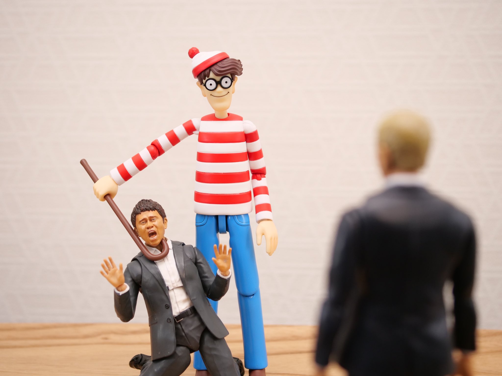 ウォーリーをさがせ！　フィギュア Amazon.co.jp: ウォーリーをさがせ！ アクションフィギュア 1/6