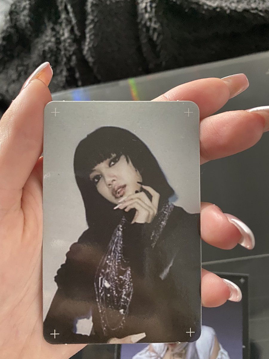 ROSlEXPJM's tweet photo. haloooo wstawiam jeszcze raz bo moze sie uda teraz🥴 
WYMIENIĘ KARTĘ LISY Z HYLT NA KARTY ROSIE LUB TA JISOO!!! plsss dajcie rt jesli mozecie;> https://t.co/Fyzyye1cD4