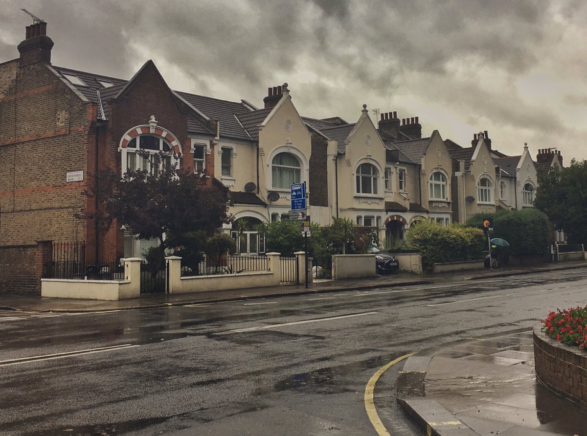 CormStrikeFan's tweet photo. Fulham Palace Road is where Elizabeth Tassel lives, opposite the graveyard. #TheSilkworm #StrikeReadalong https://t.co/EQw3J9ZQFm