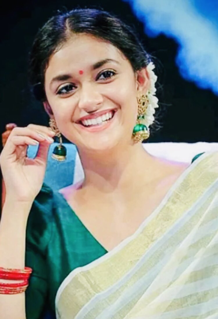 92Keerthy's tweet photo. You are a #Millionaire
You either have a #Millionaire_mindset or
You have a Million excuse.

💚

@KeerthyOfficial 
#KeerthySuresh
#DailyMotivation 
#LifeLessons https://t.co/8XrRRDxBKp