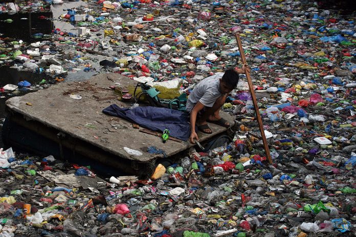 GreenSpring_in's tweet photo. The picture says it all 😞

#microplastic #plasticpollution #climatechange #refuse #reduce #recycle #reuse #saveanimals #saveearth #motherearth #zerowaste #plastic #pollution #singleuseplastic #ocean #landfill #plasticwaste #waterpollution #airpollution #soilpollution https://t.co/UxNEgj7m6O