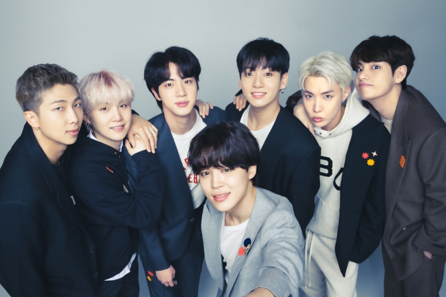 soompi's tweet photo. #BTS Confirmed To Be Leaving Columbia Records For Universal Music Group
https://t.co/2wYUupMfd5 https://t.co/oMZ29KleNP