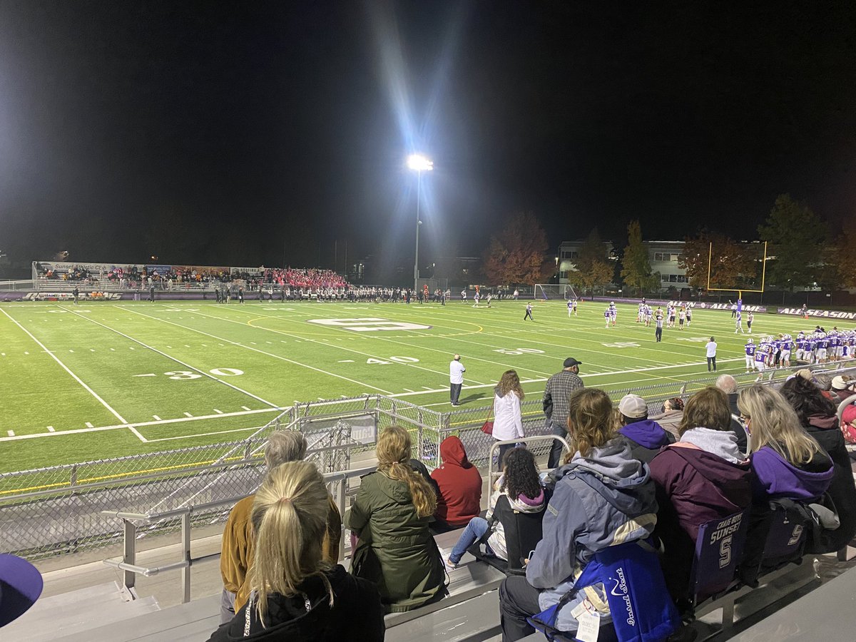 kconlu13's tweet photo. It has been 11 years since I last wore a @SunsetFootball jersey. The last game I saw was about 8 years. Tonight I got to see them take down rival school @BeavertonHigh 43-22. This alumnus is happy. #GoApollos https://t.co/7F2NicdMQl