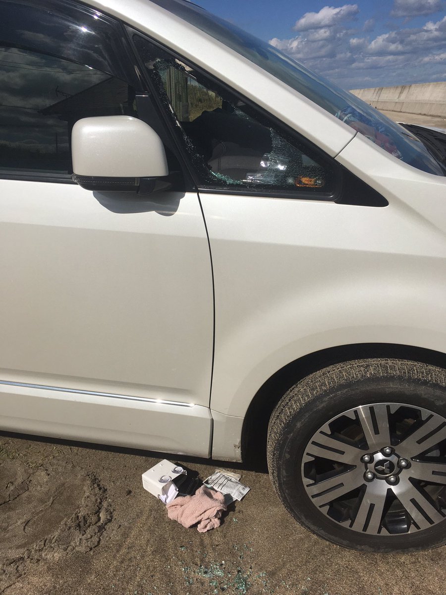 Kashima q 今日の車上荒らし 鹿嶋市で 2件あり こちらの車は 釣りの方で 他県ナンバー 犯行時間が 11時頃 高い釣竿と財布が入ったカバンが盗まれたそうです やはり 窃盗犯はプロ 比較的 天気がいい週末にこん事あるなんて 早く犯人 Kashima q 今日の車上荒らし 鹿嶋市で 2件あり こちらの車は 釣りの方で 他県ナンバー 犯行時間が 11時頃 高い釣竿と財布が入ったカバンが盗まれたそうです やはり 窃盗犯はプロ 比較的 天気がいい週末にこん事あるなんて 早く犯人