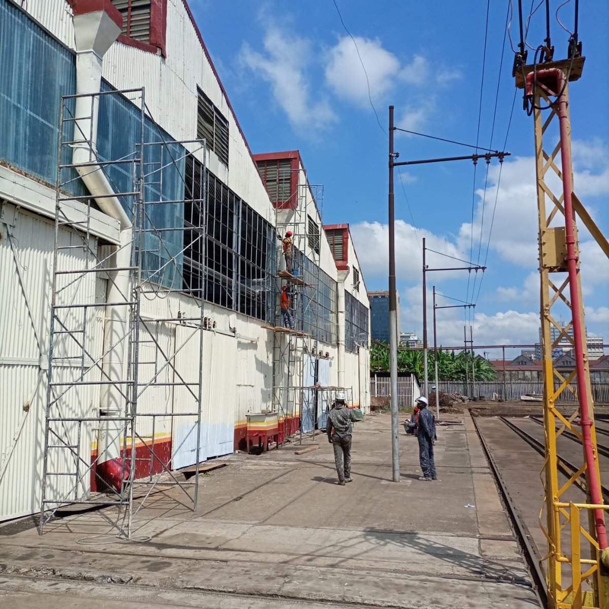 KenyaShipyards's tweet photo. Ongoing rehabilitation of @KenyaRailways_ Central Workshop and locomotives in Nairobi by Kenya Shipyards Limited. KSL is dedicating its efforts towards improving transport system in @NAIROBICOUNTY47. https://t.co/F2HqCCRVIj