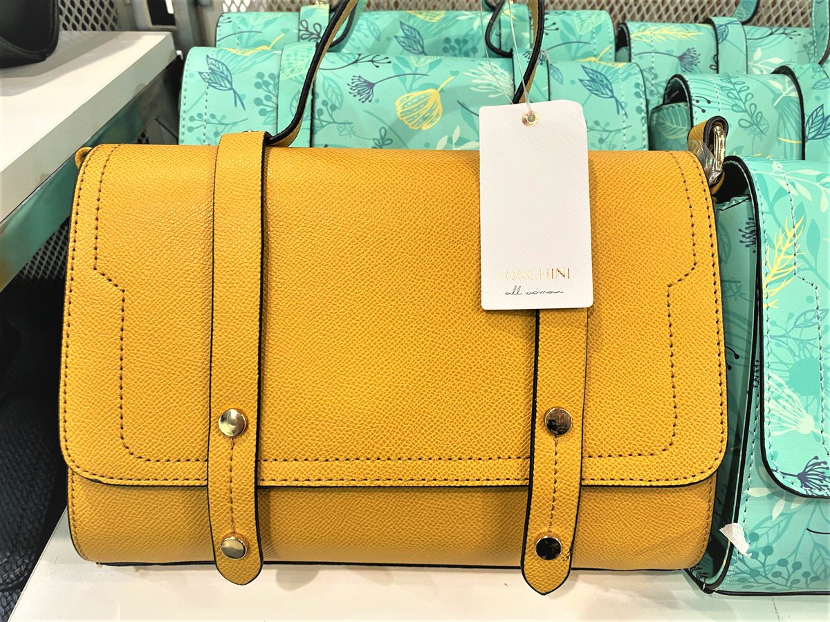 mallofthesouth's tweet photo. #FeaturedStore
The perfect accessory ties an entire outfit together. β¨ Stand out with these gorgeous summer handbags from Foschini. πππ Pop past in-store and have a look at their wide range of handbags, accessories, shoes and more!ποΈ Foschini has got you covered.π https://t.co/ewdXIG0uVj