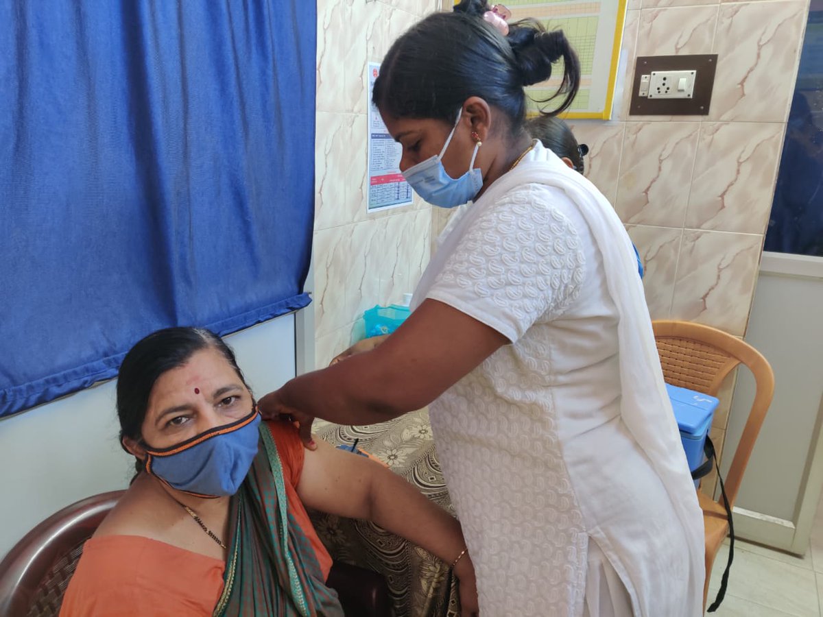IPHPME's tweet photo. பூவிருந்தவல்லி சுகாதார மாவட்டத்தில் இன்று மகா தடுப்பூசி முகாமில் பல்வேறு இடங்களில் முகாம் அமைத்து தடுப்பூசி போடப்படுகிறது. கொரொனாவில் இருந்து தமிழ்நாடு மீண்டு வர மக்கள் அனைவரும் தடுப்பூசி போட்டுக் கொள்ள வேண்டும். இன்றே தடுப்பூசி எடுத்துக் கொள்வீர். தமிழகம் காப்பீர். #IPH #maskup https://t.co/MqtcDGiRuy