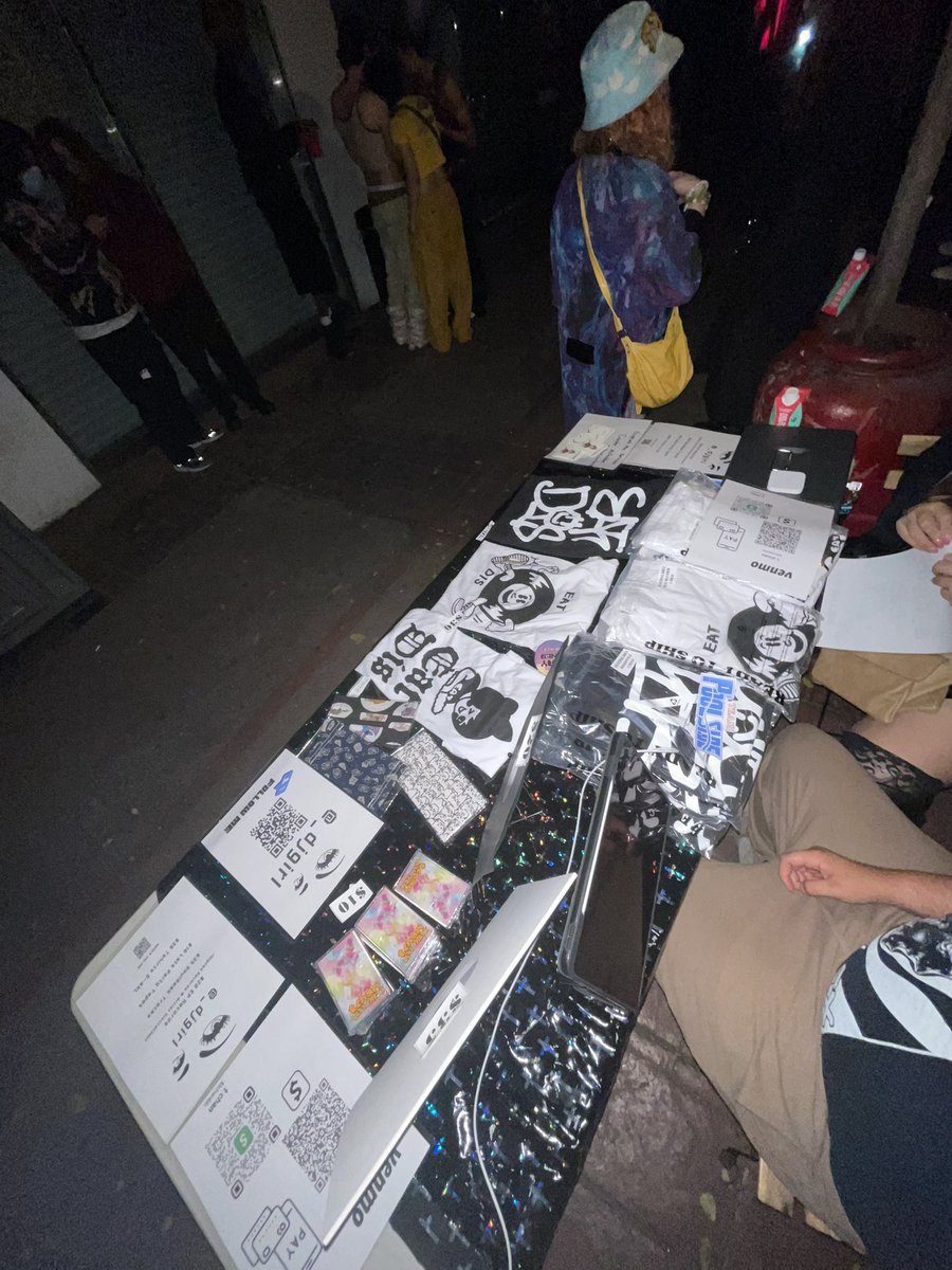 StayTuned_LA's tweet photo. CURRENTLY AT THE @_djgirl MERCH BOOTH https://t.co/3HdXIQRMvB
