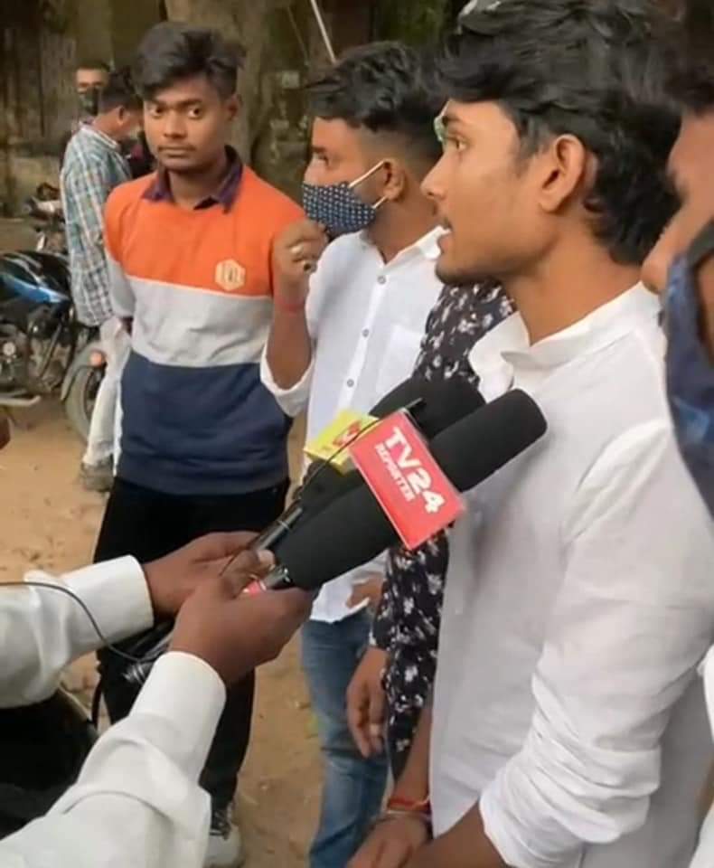 Ronitkumarjsr's tweet photo. सफलता एक दिन में नहीं मिलती,
मगर ठान लो तो एक दिन ज़रूर मिलती है
#ronitkumarjsr 🚩 https://t.co/4rLXNvlhfH