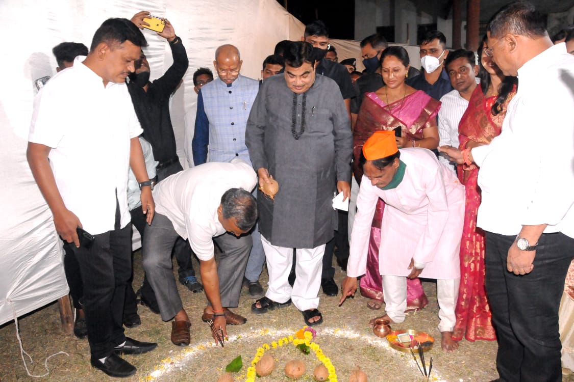 t_dayashankar's tweet image. टँकरमुक्त नागपूर संकल्पना पूर्णत्वास नेण्याच्या दृष्टीने नागपूर महानगरपालिकेतर्फे शहरात अमृत योजनेंतर्गत जलकुंभांची निर्मिती होत आहे. पाणी पुरवठ्याची समस्या असलेल्या दक्षिण नागपूर भागामध्ये या जलकुंभांमुळे येत्या काळात संपूर्ण भागात २४ तास पाणी पुरवठा होऊन नागरिकांना दिलासा मिळेल
