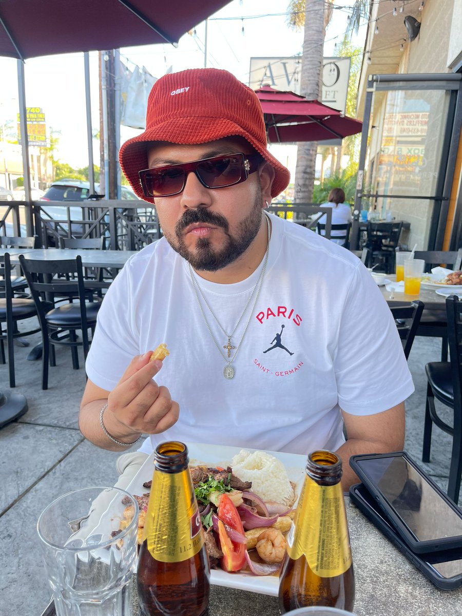 Moremgt's tweet photo. Cuando me dice que no le gusta el perreo: https://t.co/QflrKFyL3g